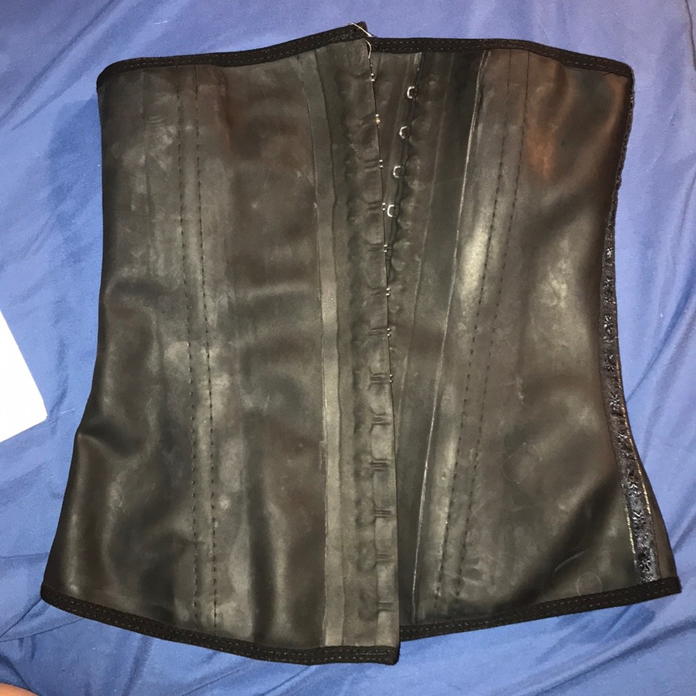 Waist trainer